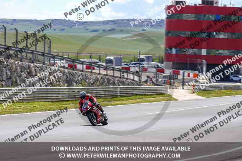cadwell no limits trackday;cadwell park;cadwell park photographs;cadwell trackday photographs;enduro digital images;event digital images;eventdigitalimages;navarra;no limits trackdays;peter wileman photography;racing digital images;trackday digital images;trackday photos